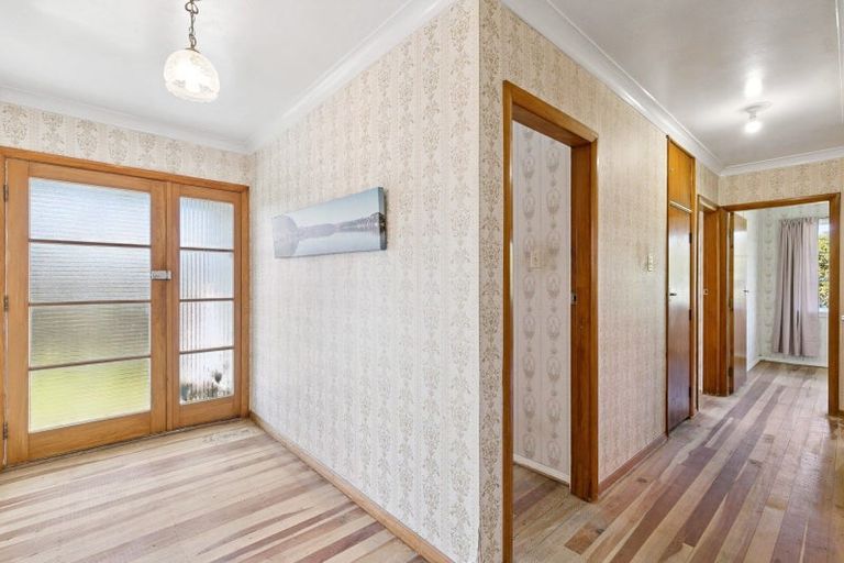 Photo of property in 7 Lyndhurst Road, Tawa, Wellington, 5028