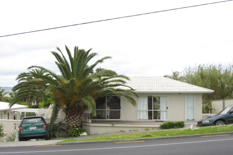 Photo of property in 1078 Whangaparaoa Road, Tindalls Beach, Whangaparaoa, 0930