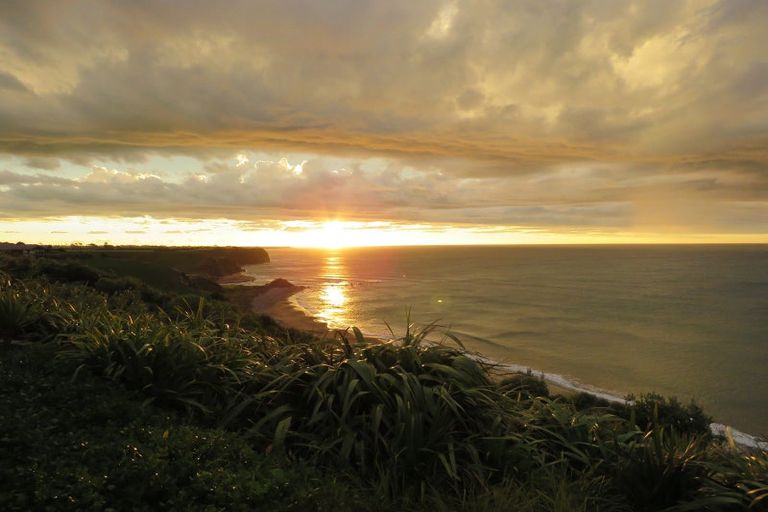 Photo of property in 29 Washer Road, Omata, New Plymouth, 4374