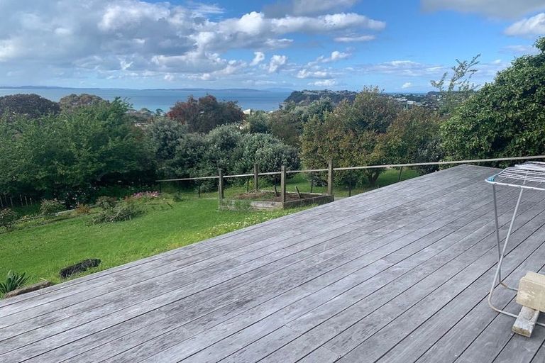 Photo of property in 12 Totara Road, Stanmore Bay, Whangaparaoa, 0932