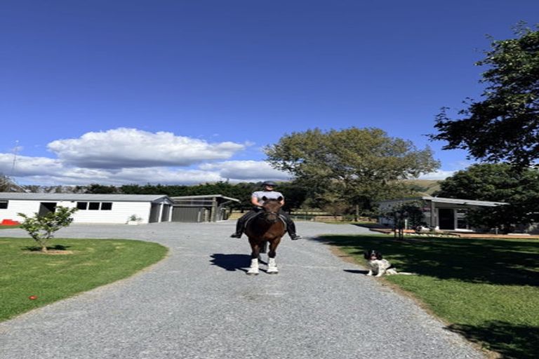 Photo of property in 28 Arcus Road, Te Horo, Otaki, 5582