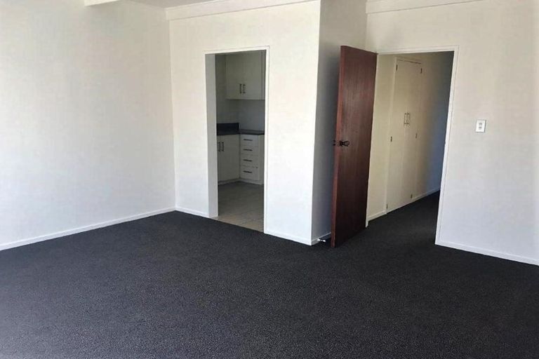 Photo of property in 2/32 Napier Road, Havelock North, 4130