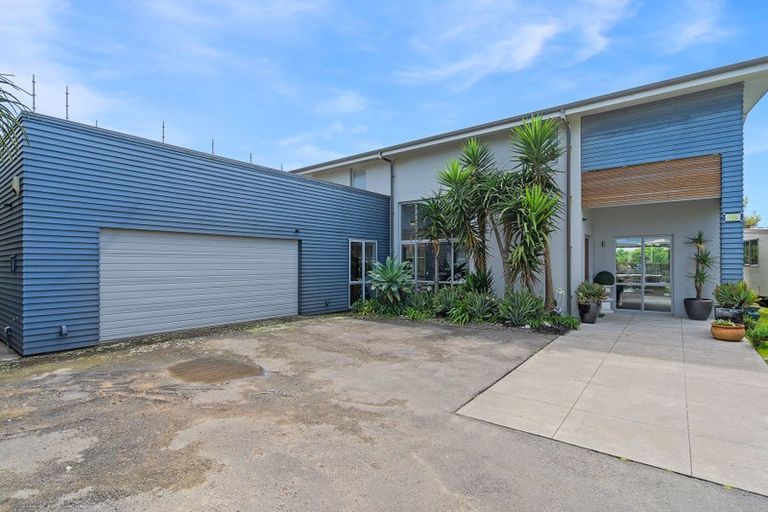 Photo of property in 18 Olliver Grove, Waikanae Beach, Waikanae, 5036