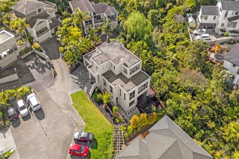 Photo of property in 43 Zara Court, Windsor Park, Auckland, 0632