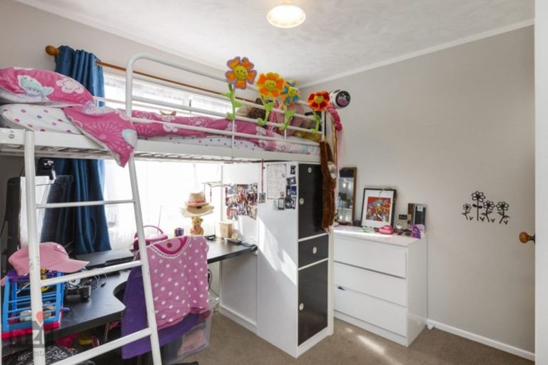 Photo of property in 6 Apollo Parade, Milson, Palmerston North, 4414