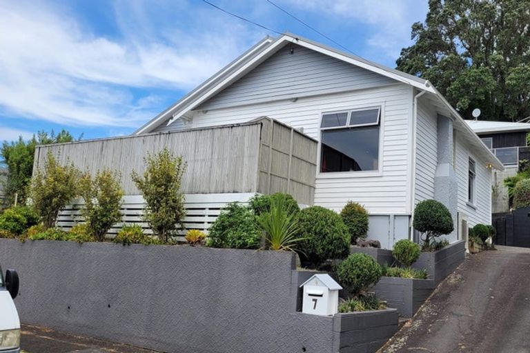 Photo of property in 7 Burns Street, Westown, New Plymouth, 4310