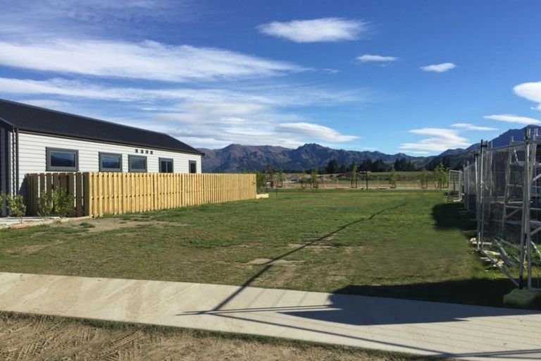 Photo of property in 42 Obelisk Street, Wanaka, 9305