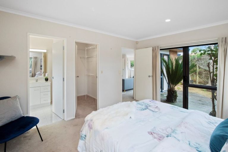 Photo of property in 16 Ranch Place, Pukekohe, 2120