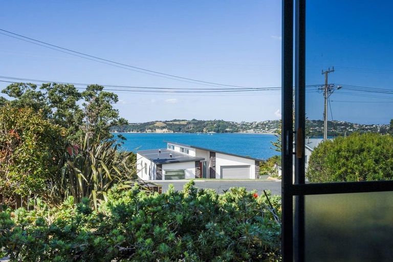 Photo of property in 12 Melandra Road, Stanmore Bay, Whangaparaoa, 0932