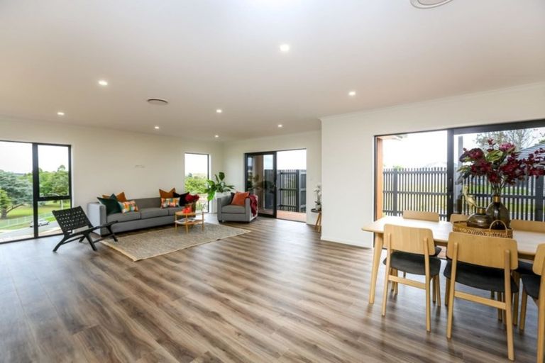 Photo of property in 4 Oliver O'leary Way, Westown, New Plymouth, 4310