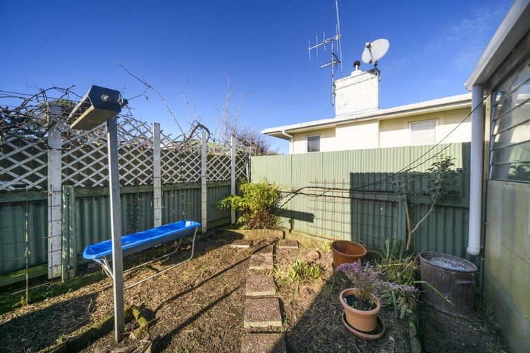Photo of property in 1 Burfield Place, Awapuni, Palmerston North, 4412