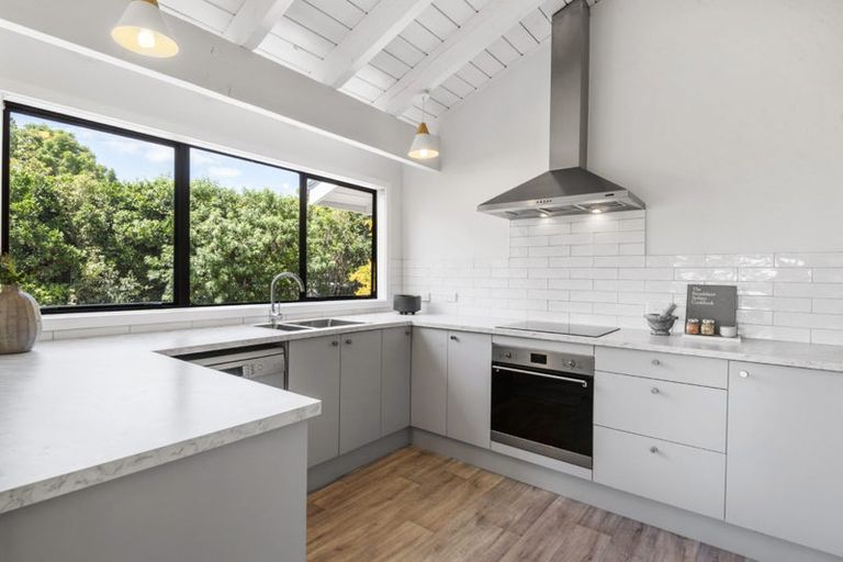 Photo of property in 1/20a Hauraki Road, Hauraki, Auckland, 0622