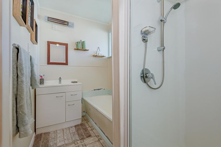 Photo of property in 5 Haversham Street, Highbury, Palmerston North, 4412