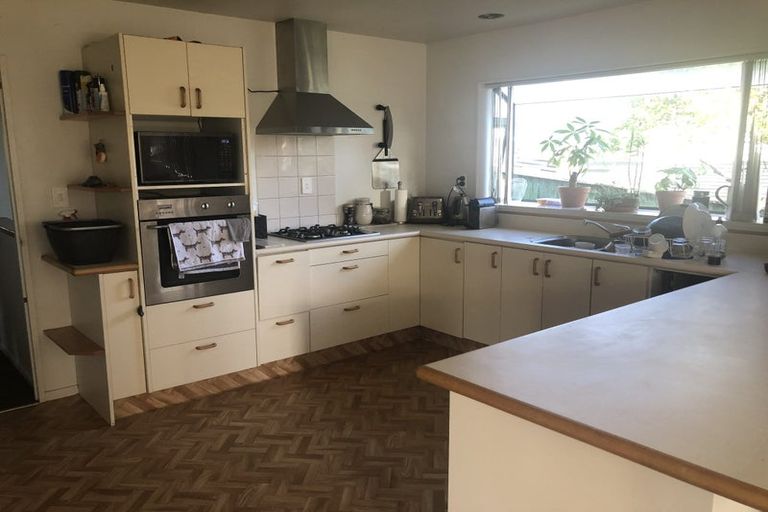 Photo of property in 32 Koromiko Street, New Lynn, Auckland, 0600