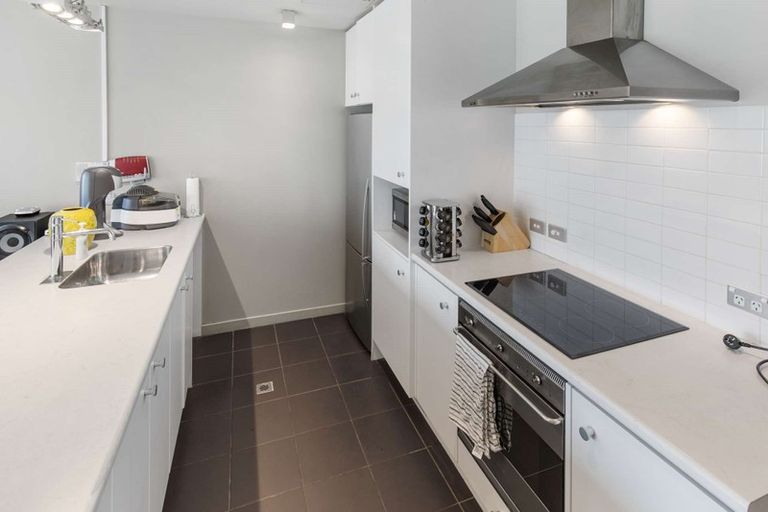 Photo of property in Montreaux Apartments, 7h/164 The Terrace, Wellington Central, Wellington, 6011