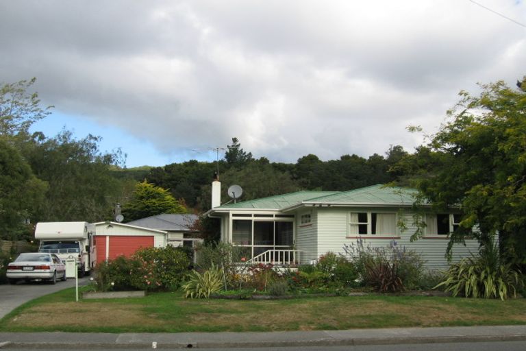 Photo of property in 32 Pempsey Street, Silverstream, Upper Hutt, 5019