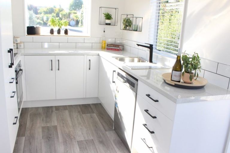 Photo of property in 108 Tamatea Road, Taupo, 3330