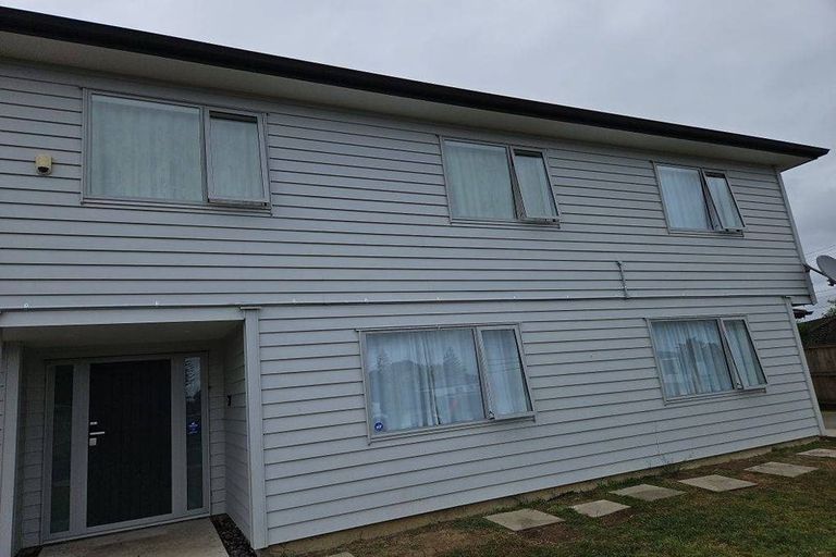 Photo of property in 10 Cliff Road, Papakura, 2110