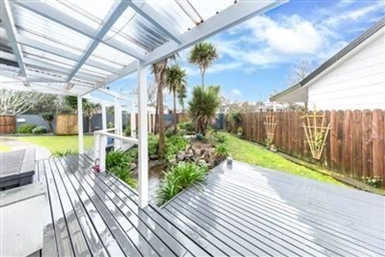 Photo of property in 8 Lorelei Place, Opaheke, Papakura, 2113
