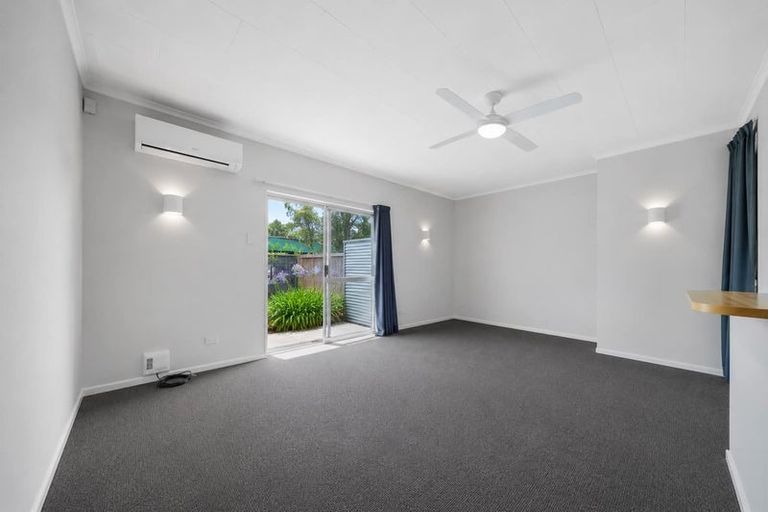 Photo of property in 81 Awanui Street, Merrilands, New Plymouth, 4312