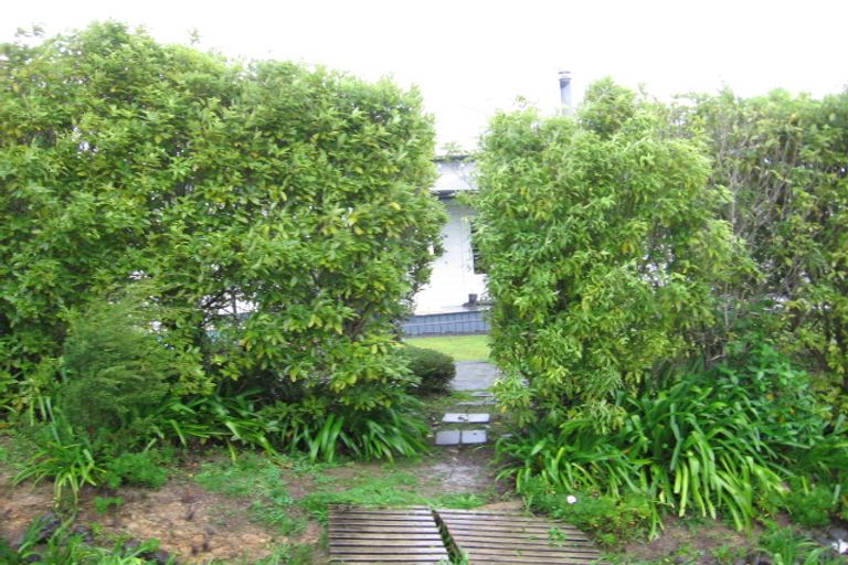 Photo of property in 3 Bernard Magnus Lane, Greenhithe, Auckland, 0632