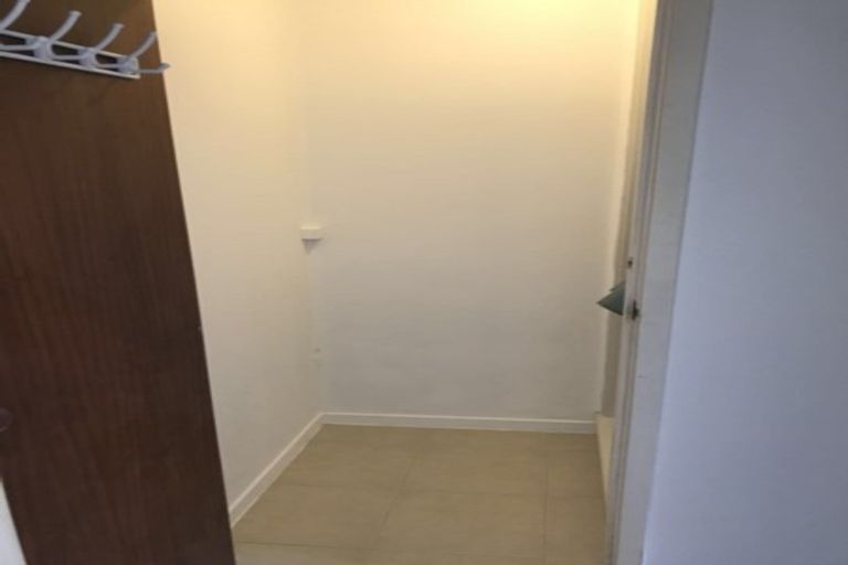 Photo of property in 15 Barlow Place, Chatswood, Auckland, 0626