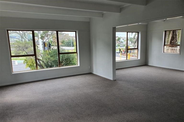 Photo of property in 54 Makora Road, Massey, Auckland, 0614