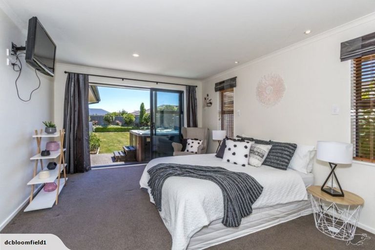 Photo of property in 11 Larne Place, Belfast, Christchurch, 8051