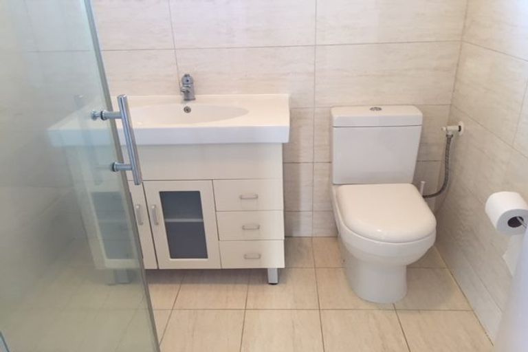 Photo of property in 2/58 Arran Road, Browns Bay, Auckland, 0630