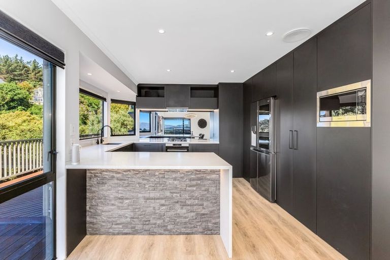 Photo of property in 8 Glengavel Grove, Papakowhai, Porirua, 5024