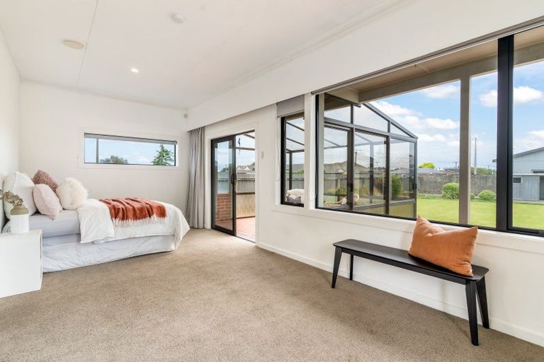 Photo of property in 32 Mary Street, Winton, 9720