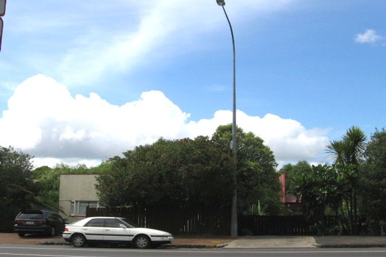 Photo of property in 1010a Great North Road, Point Chevalier, Auckland, 1022