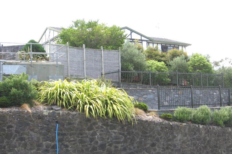 Photo of property in 30 Hoskins Avenue, Hillsborough, Auckland, 1042