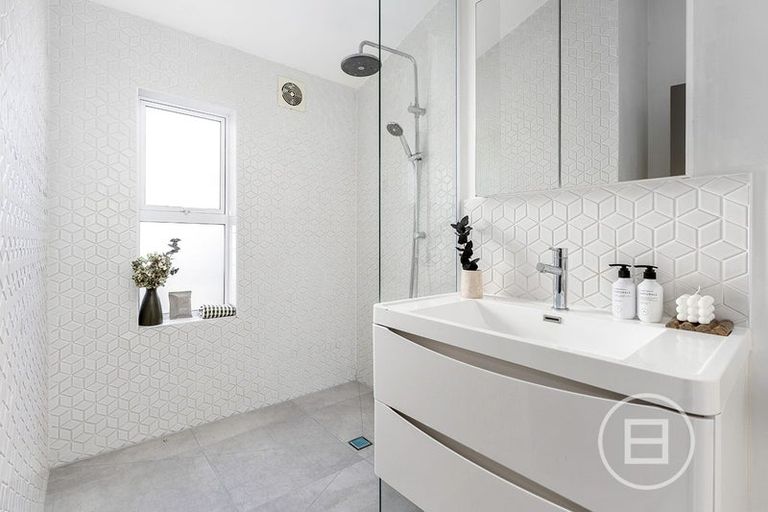 Photo of property in 12 Sefton Avenue, Grey Lynn, Auckland, 1021