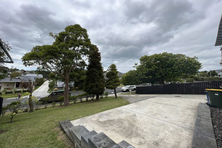 Photo of property in 27 Halberg Street, Glenfield, Auckland, 0629