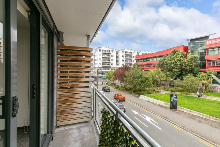 Photo of property in Dual Apartments, 210/142 Vivian Street, Te Aro, Wellington, 6011