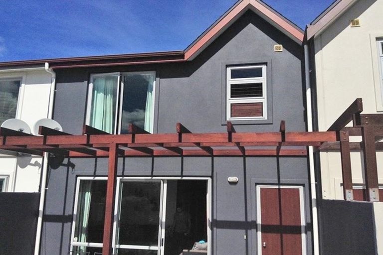 Photo of property in 9b Clearwater Cove, West Harbour, Auckland, 0618