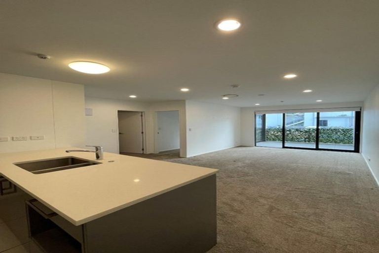 Photo of property in Apollo Apartments, 201/46 Rosedale Road, Rosedale, Auckland, 0632