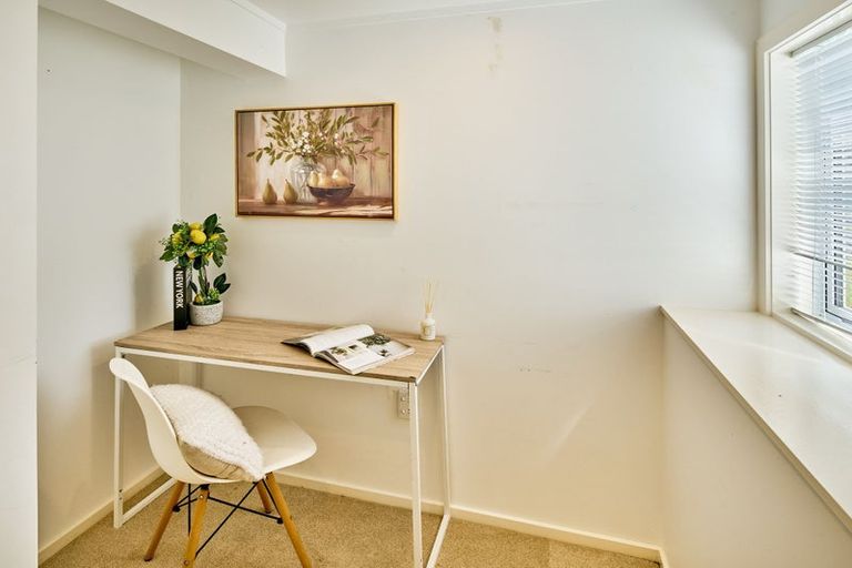 Photo of property in 10 Carleton Terrace, Tawa, Wellington, 5028