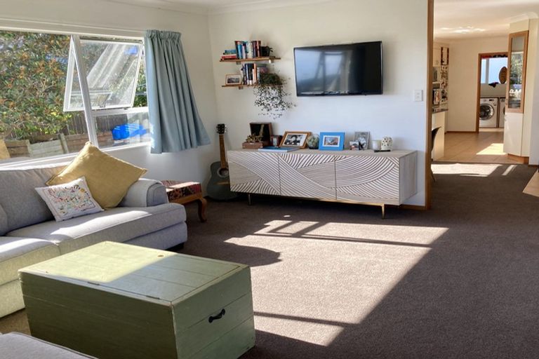 Photo of property in 11 Bay Vista Drive, Red Beach, 0932