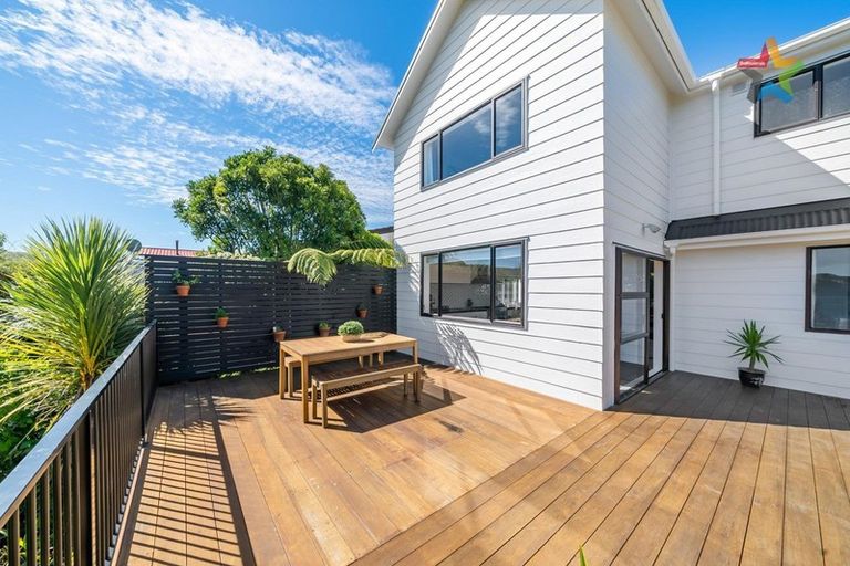 Photo of property in 186 Holborn Drive, Stokes Valley, Lower Hutt, 5019