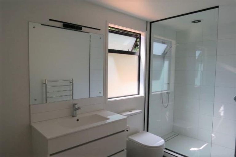 Photo of property in 16 Peace Avenue, Moturoa, New Plymouth, 4310