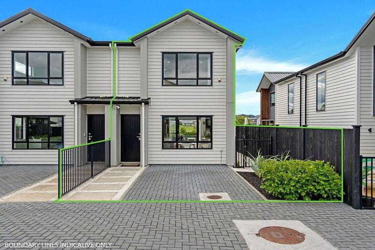 Photo of property in 22a Lumbarda Drive, Kumeu, 0810