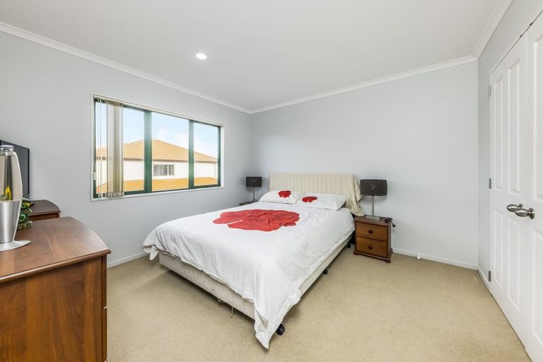 Photo of property in 38 Maypark Crescent, Flat Bush, Auckland, 2016