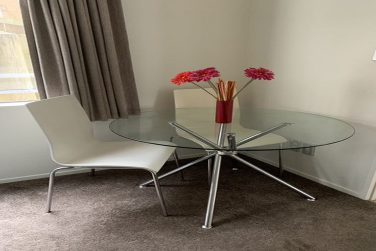 Photo of property in 73 Tamahere Drive, Glenfield, Auckland, 0629