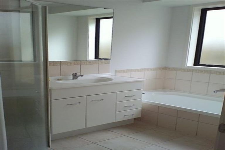 Photo of property in 37 Bellville Drive, Clendon Park, Auckland, 2103