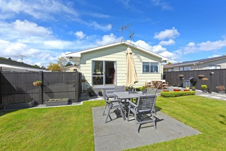 Photo of property in 28a Roband Crescent, Brown Owl, Upper Hutt, 5018