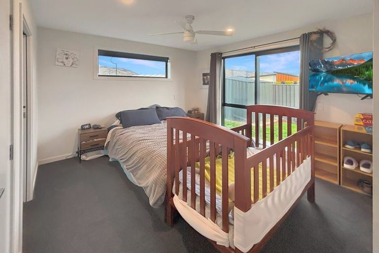 Photo of property in 16 Smitham Drive, Cromwell, 9310