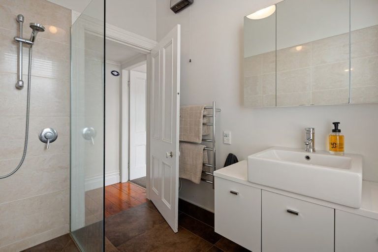 Photo of property in 152 Williams Street, Cambridge, 3434