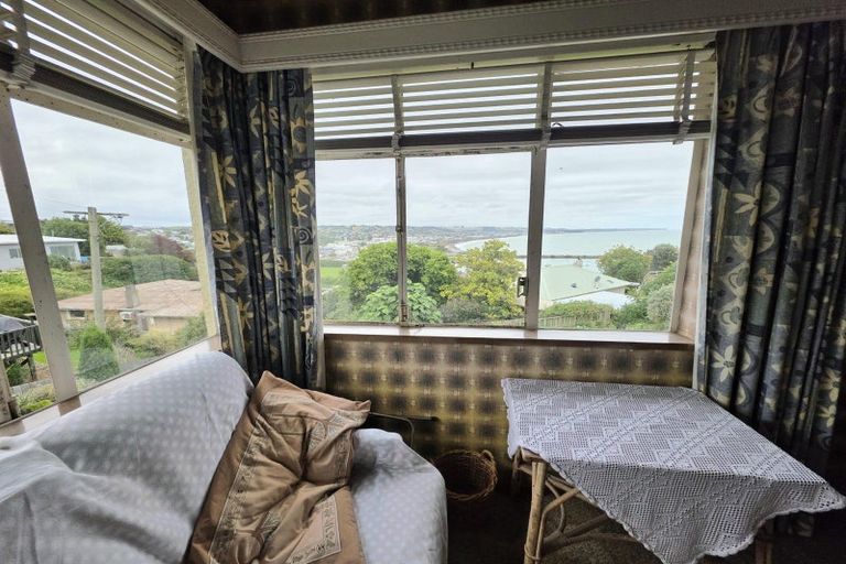 Photo of property in 2 Avon Street, South Hill, Oamaru, 9400